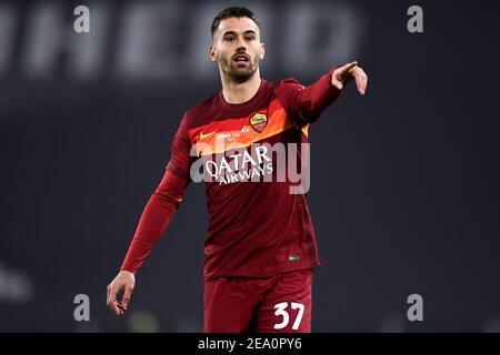 Turin, Italien. Februar 2021, 06th. TURIN, ITALIEN - 06. Februar 2021: Leonardo Spinazzola von AS Roma Gesten während der Serie A Fußballspiel zwischen Juventus FC und AS Roma. FC Juventus gewann 2-0 als Roma. (Foto von Nicolò Campo/Sipa USA) Quelle: SIPA USA/Alamy Live News Stockfoto