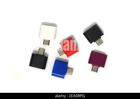 OTG-Kabeladapter auf weißem Hintergrund Stockfoto