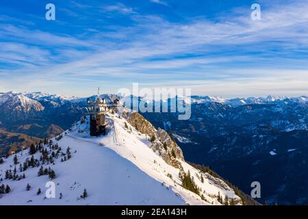 Funkturm des Hochkar in Niederösterreich im Winter. Alpenraum in den österreichischen Alpen. Stockfoto