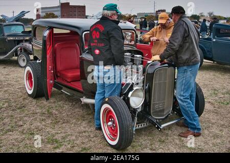 Frisiertes Auto Hot Rod Revolution Auto show im Camp Mabry in Austin, Texas, USA Stockfoto