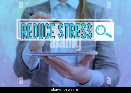 Textzeichen mit der Anzeige „Stress reduzieren“. Business Foto präsentiert, um den Zustand der psychischen oder emotionalen Belastung oder Spannung zu verringern Web suchen digitale Informationen Stockfoto