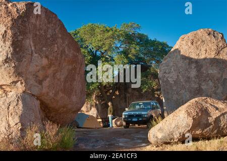 Campingplatz im City of Rocks State Park, Mimbres Valley, Chihuahuan Desert, New Mexico, USA Stockfoto