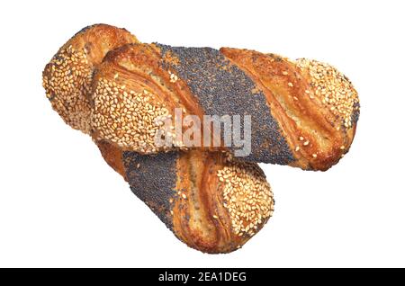 Brötchen mit Marmelade, Sesam und Mohn isoliert auf weißem Hintergrund Stockfoto