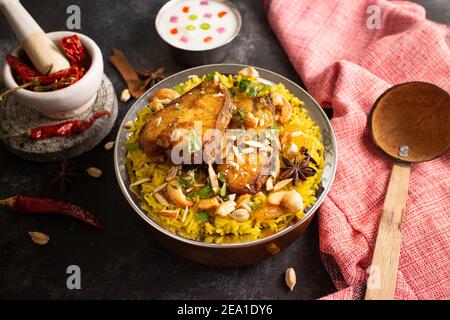 Fisch Biryani. Würziger indischer Malabar biryani oder Hydrabadi biryani, Dum Biriyani, Fisch und Reis. Pulao Basmati Reis, würzige gemischte Reisgericht mit Fleisch Stockfoto