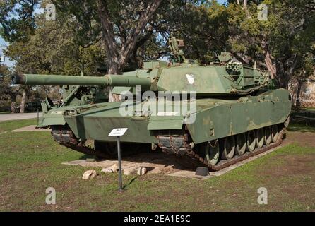 M1 Abrams Kampfpanzer, Rüstung Zeile am Texas Military Forces Museum am Camp Mabry in Austin, Texas, USA Stockfoto