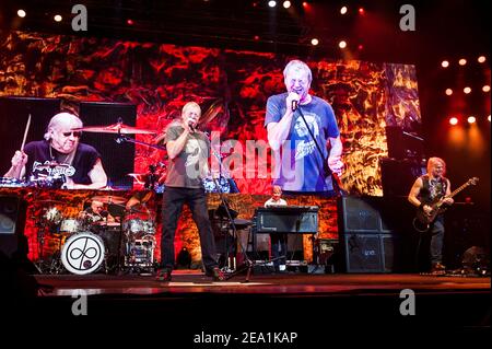 Deep Purple treten live auf der Bühne der O2 Arena Greenwich, London. Stockfoto