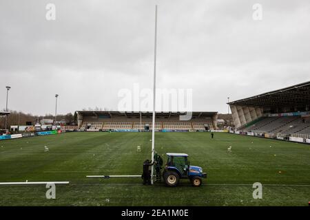 Newcastle, Großbritannien. Februar 2021, 07th. NEWCASTLE UPON TYNE, ENGLAND. FEB 7th: Die Groundsmen legen die Beiträge für das Gallagher Premiership Match zwischen Newcastle Falcons und Exeter Chiefs im Kingston Park, Newcastle am Sonntag, 7th. Februar 2021 ein. (Kredit: Chris Lishman, MI News) Kredit: MI Nachrichten & Sport /Alamy Live Nachrichten Stockfoto