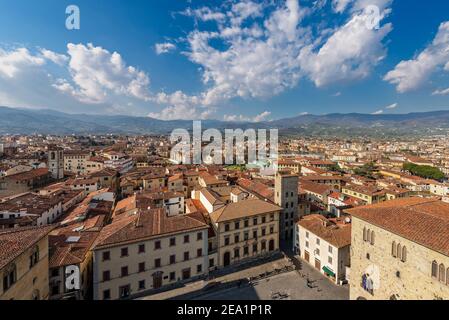 Luftaufnahme der Stadt Pistoia vom Glockenturm, Domplatz (Piazza Duomo). Pistoia, Toskana, Italien, Europa Stockfoto
