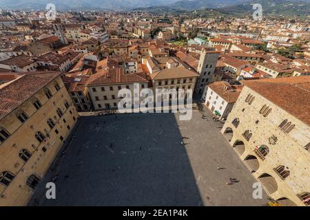 Luftaufnahme der Stadt Pistoia vom Glockenturm, Domplatz (Piazza Duomo). Pistoia, Toskana, Italien, Europa Stockfoto