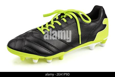 Einzelner Fußballschuh aus schwarzem Leder oder isolierter Fußballschuh Weißer Hintergrund mit Beschneidungspfad Stockfoto