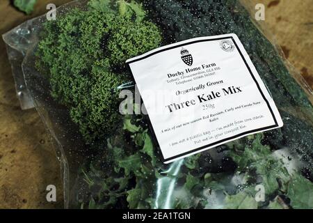 Der Schuppen Veg auf der Duchy Home Farm in der Nähe von Tetbury verkauft Bio-Produkte aus dem Bauernhof und andere lokale Produkte, Gloucestershire, England Stockfoto