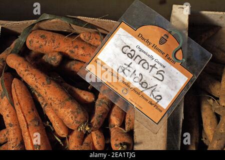 Der Schuppen Veg auf der Duchy Home Farm in der Nähe von Tetbury verkauft Bio-Produkte aus dem Bauernhof und andere lokale Produkte, Gloucestershire, England Stockfoto