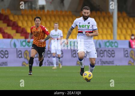 Benevento, Italien. Februar 2021, 07th. Lorenzo Tonelli (UC Sampdoria) während der Serie A Fußballspiel zwischen Benevento - Sampdoria, Stadio Ciro Vigorito am 07. Februar 2021 in Benevento Italien/LiveMedia Kredit: Unabhängige Fotoagentur/Alamy Live Nachrichten Stockfoto