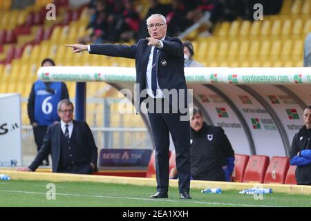 Benevento, Italien. Februar 2021, 7th. Trainer Claudio Ranieri (UC Sampdoria) während der Serie A Fußballspiel zwischen Benevento - Sampdoria, Stadio Ciro Vigorito am 07. Februar 2021 in Benevento Italien/LiveMedia Credit: Emmanuele Mastrodonato/LPS/ZUMA Wire/Alamy Live News Stockfoto