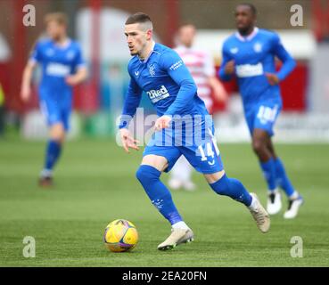 Hamilton, South Lanarkshire, Schottland, Großbritannien. 7th. Februar 2021; Fountain of Youth Stadium Hamilton, South Lanarkshire, Schottland; Scottish Premiership Football, Hamilton Academical gegen Rangers; Ryan Kent von Rangers auf dem Ball Kredit: Action Plus Sports Images/Alamy Live News Stockfoto