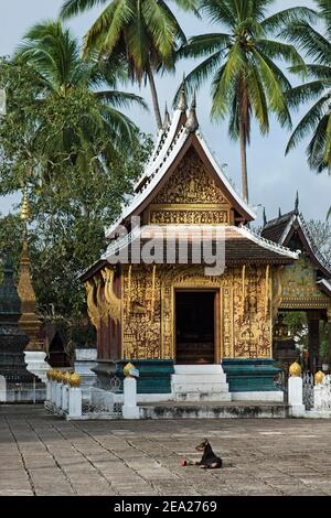 Die Rote Kapelle im Tempel Wat Xieng Thong, Luang Prabang, Laos Stockfoto