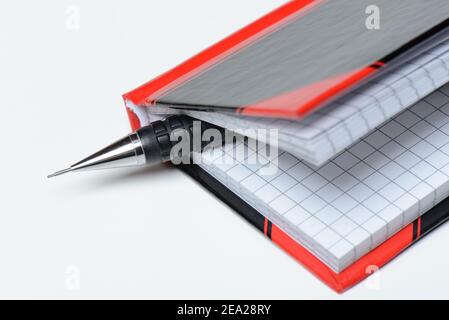 Bleistift und Notizbuch, mechanischer Bleistift Stockfoto