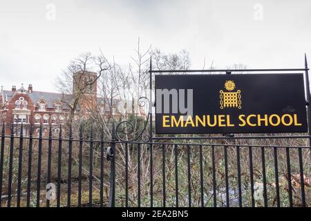 Schulschilder außerhalb der Emanuel School, Battersea Rise, London, SW11, Großbritannien Stockfoto