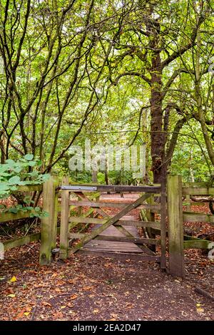 Geschlossenes Tor am Greenway Park in Crewe Cheshire UK Stockfoto