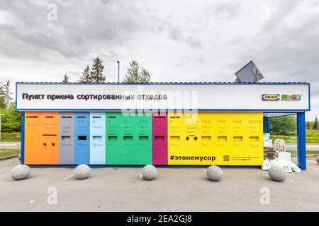 11. Mai 2020, Ufa, Russland: Sammelstelle für sortierte Abfälle zum Recycling Stockfoto