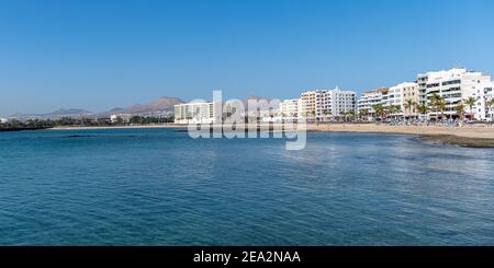 Arrecife, Lanzarote, Spanien - Dezember 27, 2019: Panorama der Küste von Arrecife, die Hauptstadt von Lanzarote, Spanien Stockfoto