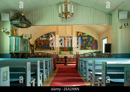 Inneneinrichtung der Jukkasjarvi-Kirche und Kunstaltar Stockfoto