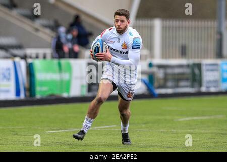 Newcastle, Großbritannien. Februar 2021, 07th. Alex Cuthbert von Exeter Chiefs mit dem Ball in Newcastle, UK am 2/7/2021. (Foto von Iam Burn/News Images/Sipa USA) Quelle: SIPA USA/Alamy Live News Stockfoto