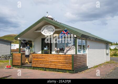 Myvatn Island - Juni 20. 2020: Dyngjan, lokaler Handwerksmarkt in Reykjahlid Stockfoto