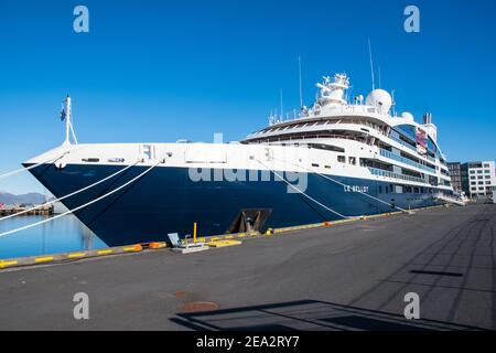 Reykjavik Island - September 5. 2020: Kreuzfahrtschiff Le Bellot am Pier Stockfoto