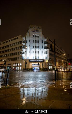 Victoria Coach Station bei Nacht, Victoria London, London Stockfoto