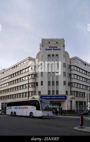 Victoria Busbahnhof und National Express Bus, Buckingham Palace Road, Victoria, London Stockfoto