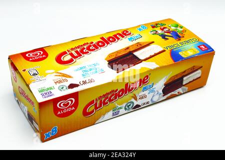 CUCCIOLONE Algida Eiscreme mit Super Mario Bros. Nintendo Switch Illustration Stockfoto