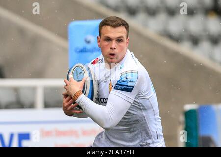 Newcastle, Großbritannien. Februar 2021, 07th. Sam Simmonds von Exeter Chiefs mit dem Ball in Newcastle, UK am 2/7/2021. (Foto von Iam Burn/News Images/Sipa USA) Quelle: SIPA USA/Alamy Live News Stockfoto