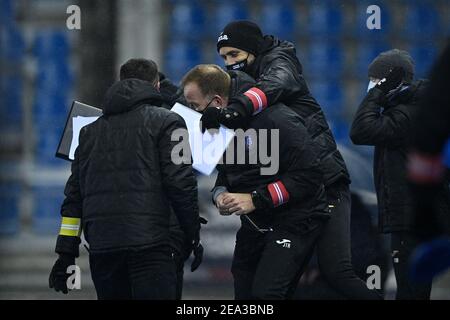 Anderlechts Co-Trainer Nicolas Frutos feiert am Sonntag, 07. Februar 2021, nach dem Gewinn eines Fußballmatches zwischen KRC Genk und Sporting Anderlecht Stockfoto