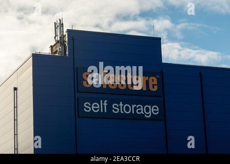 London - Safestore Self Storage Gebäude in Acton, West London Stockfoto