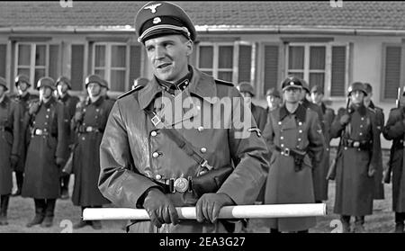 SCHINDLERS LISTE 1993 Universal Pictures Film mit Ralph Fiennes als Amon Göth, Kommandant des Arbeitslagers Plaszów Stockfoto