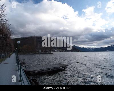 Vor einem Wintersturm am Traunsee Stockfoto