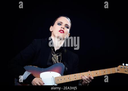 Anna Calvi am Ende des Road Festivals 2012 Stockfoto