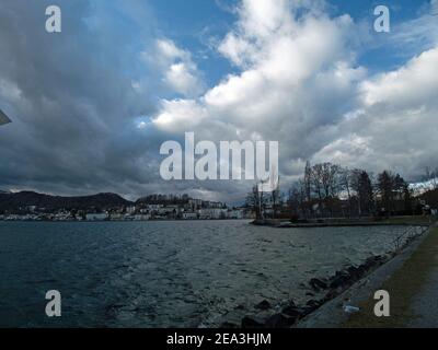 Vor einem Wintersturm am Traunsee Stockfoto