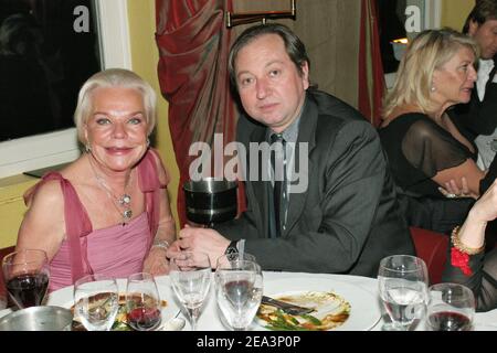 Lili Saran mit Prinz Faycal Bey von Tunesien besuchen die Geburtstagsfeier der französischen Comtesse De Montgelas im l'Etoile Club in Paris, Frankreich am 7. April 2005. Foto von Benoit Pinguet/ABACA. Stockfoto