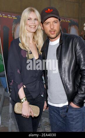 'Claudia Schiffer und Matthew Vaughn besuchen die Premiere von ''Layer Cake'' im Ägyptischen Theater. Los Angeles, 2. Mai 2005. Foto von Lionel Hahn/ABACA.' Stockfoto