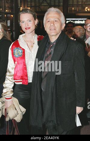 Der französische Schauspieler und Regisseur Jean-Luc Moreau und seine Freundin, Schauspielerin Mathilde Penin, bei der Preisverleihung des Molieres Theaters 19th am 9. Mai 2005 im Theater Mogador in Paris. Foto von Gorassini-Zabulon/ABACA. Stockfoto