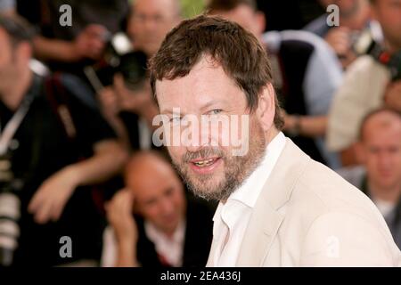 Der dänische Regisseur Lars von Trier posiert während einer Fotoschau für seinen Film 'Manderlay' während der Internationalen Filmfestspiele von Cannes 58th am 16. Mai 2005 in Cannes, südfrankreich. Foto von Hahn-Nebinger-Klein/ABACA. Stockfoto