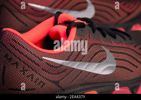 Nike Tailwind 6 und das Logo des Nike Swoosh Markenzeichens Auf mehrfarbigem Design Herren Sportschuhe von 2013 Stockfoto