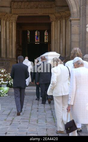 Trauergottesdienst in der Kirche St-Germain-des-Pres in Paris, Frankreich, am 18. Mai 2005 für eine Messe zu Ehren des berühmten französischen Musikproduzenten Eddie Barclay, der am vergangenen Freitag im Alter von 84 Jahren starb. Foto von Gorassini-Mousse/ABACA Stockfoto