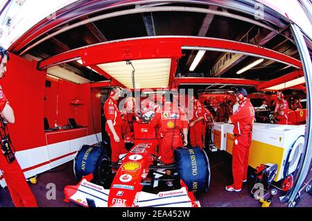 Der deutsche Formel-1-Pilot Michael Schumacher (Team Ferrari) beim Training für den Grand Prix von Monaco am 19. Mai 2005 in Monte-Carlo, Monaco. Foto von Thierry Gromik/ABACA Stockfoto