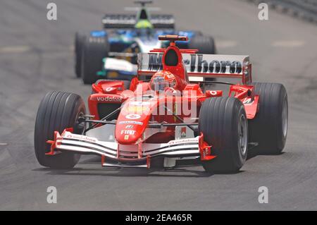 Der deutsche Formel-1-Pilot Michael Schumacher (Team Ferrari) beim Formel-1-Grand-Prix in Monte-Carlo, Monaco, am 22. Mai 2005. Foto von Thierry Gromik/CAMELEON/ABACA. Stockfoto