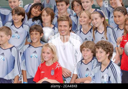 Der britische internationale Fußball-Superstar David Beckham startet am 2. Juni 2005 die David Beckham Academy im Home Depot Center in Los Angeles, Südkalifornien, USA. Foto von Lionel Hahn/CAMELEON/ABACA. Stockfoto