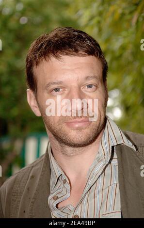 Der französische Schauspieler Samuel Le Bihan im Roland Garros 'VIP Village' während der French Tennis Open 2005 im Roland Garros in Paris, Frankreich am 03. Juni 2005. Foto von Gorassini-Zabulon/ABACA. Stockfoto