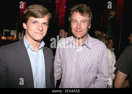 EXKLUSIV. Der Spanier Torero El Juli und der schwedische Tennisspieler Mats Wilander besuchen am 5. Juni 2005 die Siegesfeier und Geburtstagsfeier von Roland Garros 2005-Sieger Rafael Nadal im 'Cafe de l'Homme', einem Restaurant mit Blick auf den Eiffelturm am Trocadero in Paris, Frankreich. Foto von Benoit Pinguet/ABACA. Stockfoto